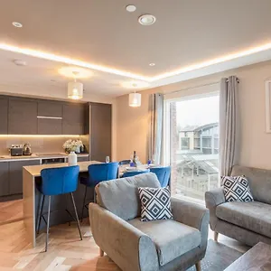 Apartment Luxury 2 Bedroom With Free Parking In The Heart Of, York