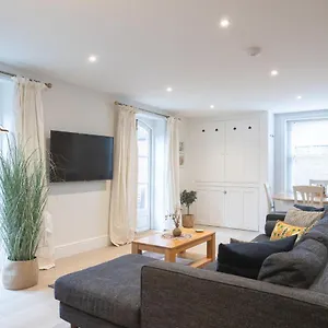 Spacious 2br Victorian Flat In Cotswolds - Free Parking Cheltenham